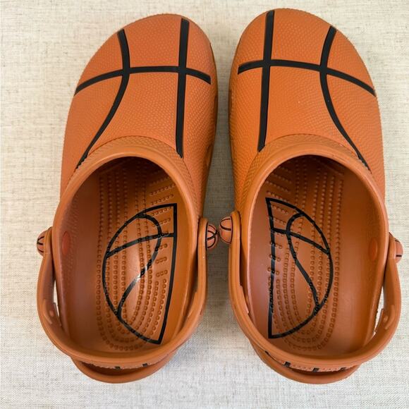 Crocs Kids Classic Basketball Clog Junior 6 Black Orange Sports Shoes Sandals - Picture 7 of 8